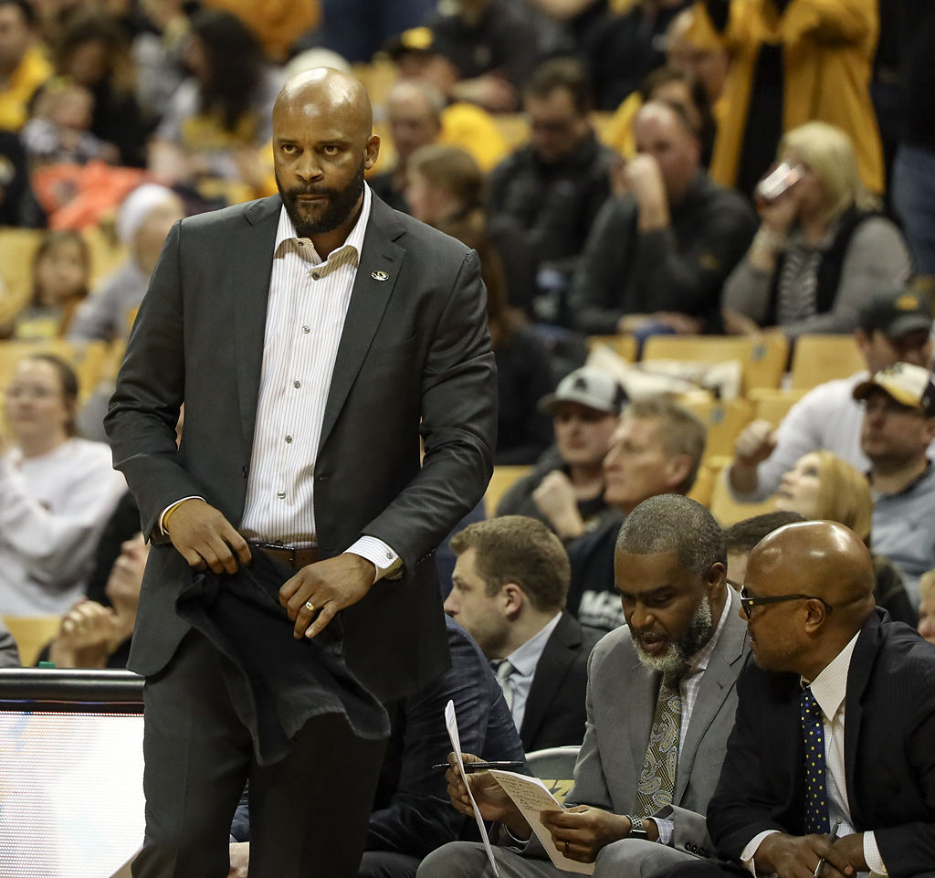 Cuonzo Martin look down court